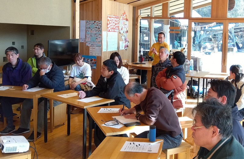 ツアーガイドの経験から質問する参加者