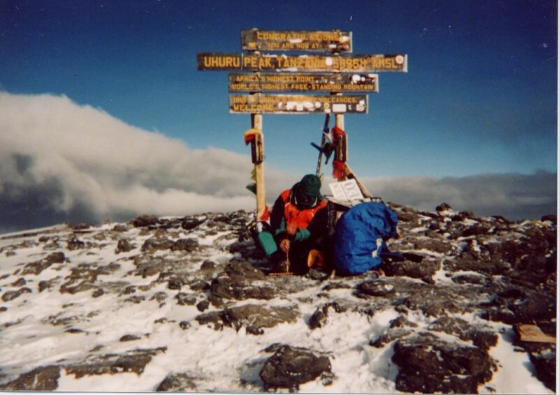 火起こしinアフリカ最高峰キリマンジャロ山頂5895m