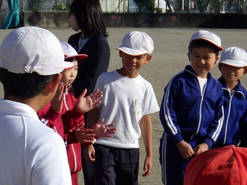 いつ拍手が来るかドキドキしながら待つ