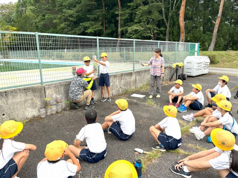森の土と河原の土、その違いは一目瞭然!