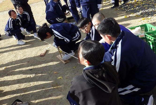 何度も挑戦して煙を発生させる生徒さん