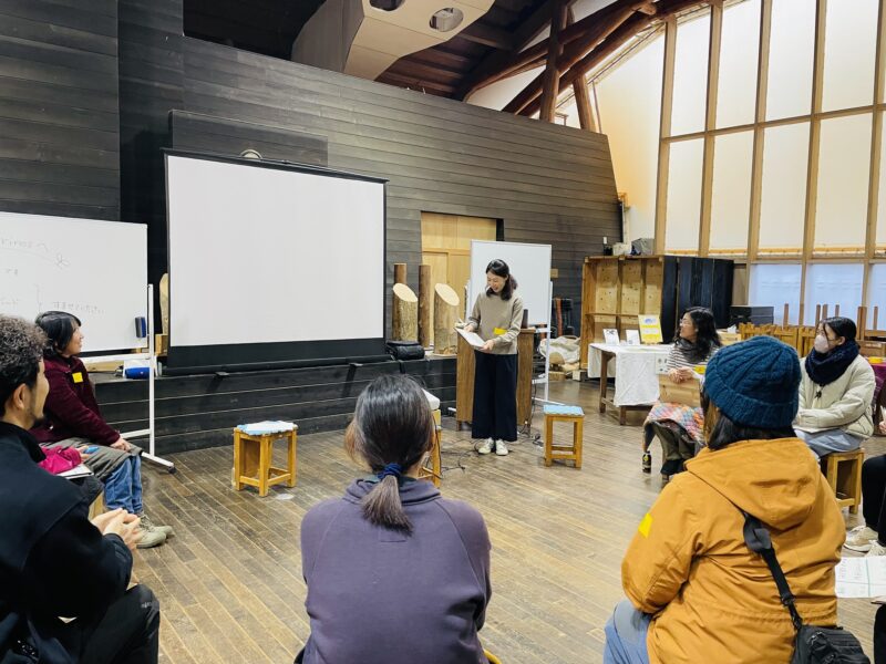 自己紹介をする講師の本田さん