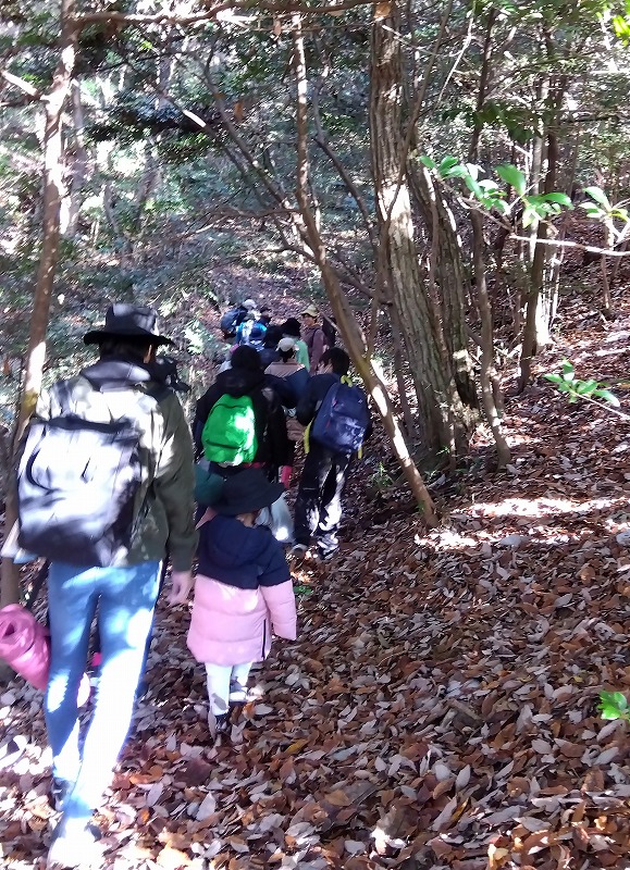 次なる森に向かう参加者
