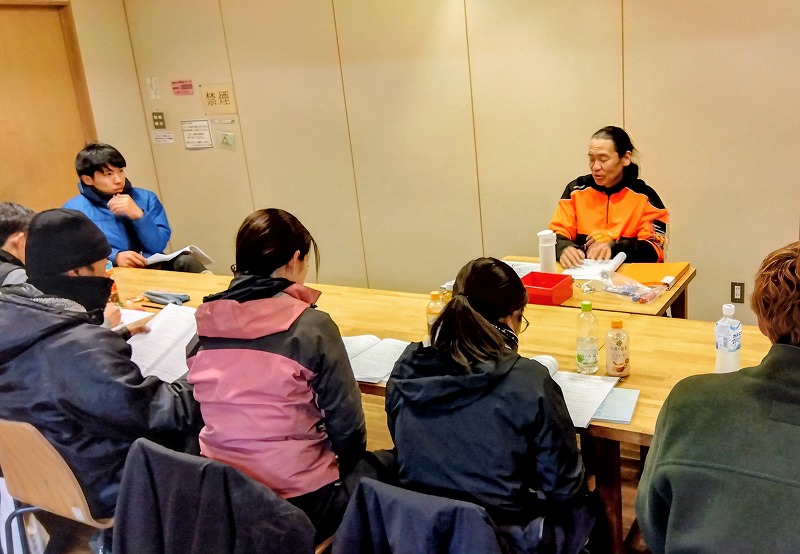 確認テスト解答する参加者