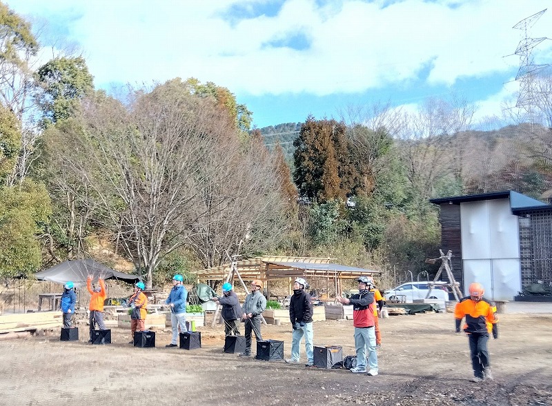 スローラインの練習をする参加者