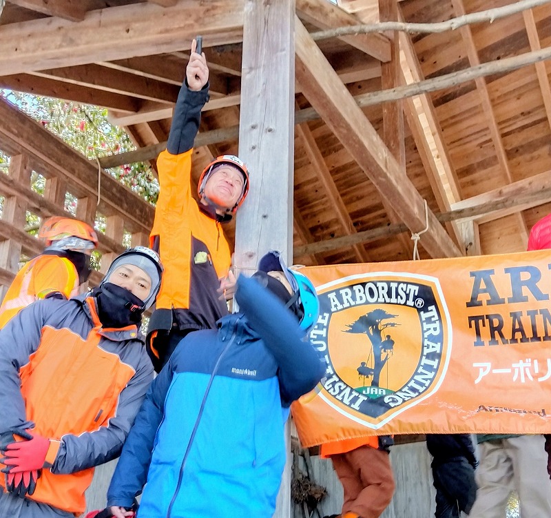 アンカーの取り方について説明する近藤さん