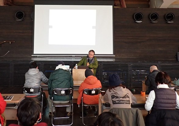 「子どもたちの危険のつきあい」について力説する鹿熊さん