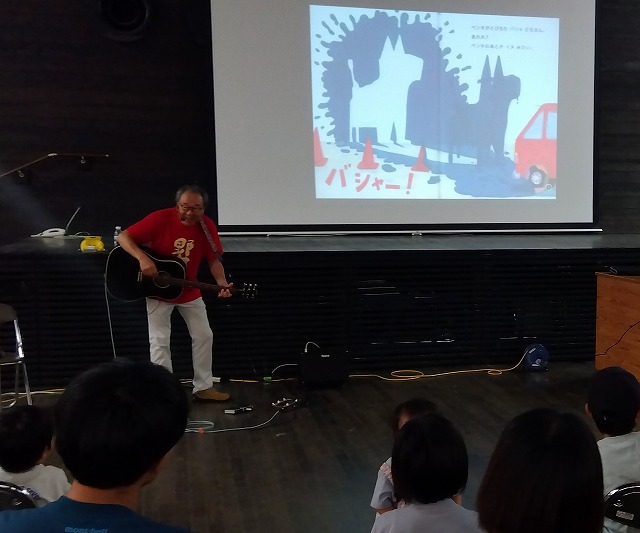 跳ねあがったペンキで犬の模様が出てきました