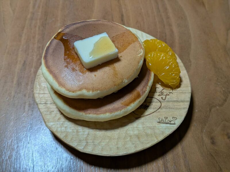 「パンケーキをのせるんだ!」といいながら完成させたパンプレート