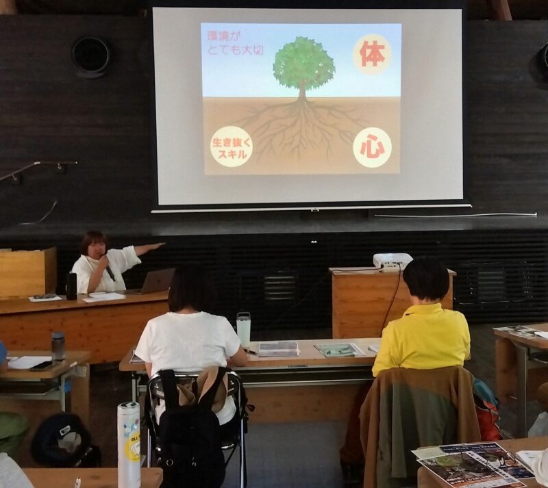 環境の重要性を説く小玉さん